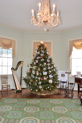 2019 holiday tree at laurel hill mansion