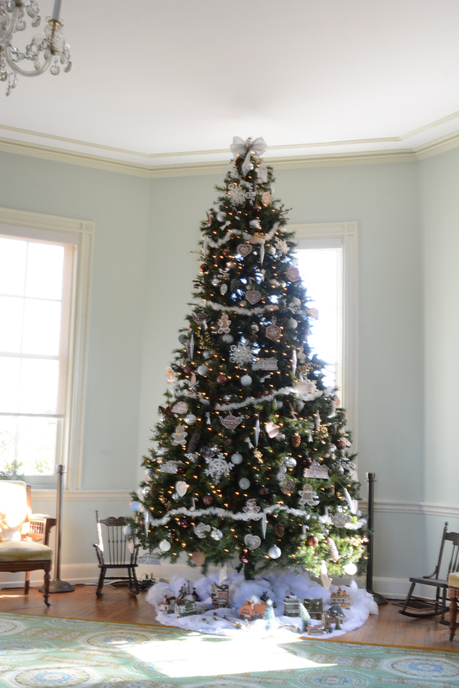 The 2022 Holiday Tree at Historic Laurel Hill Mansion