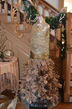 Flapper tree mannequin